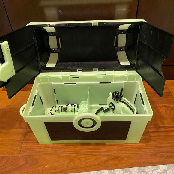 Ryan S World Toys Ryans World Glow In The Dark Treasure Chest Poshmark